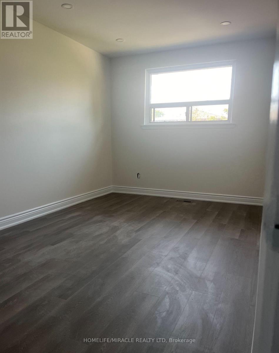 7714 Redstone Road, Mississauga, Ontario  L4T 2B9 - Photo 9 - W12716624