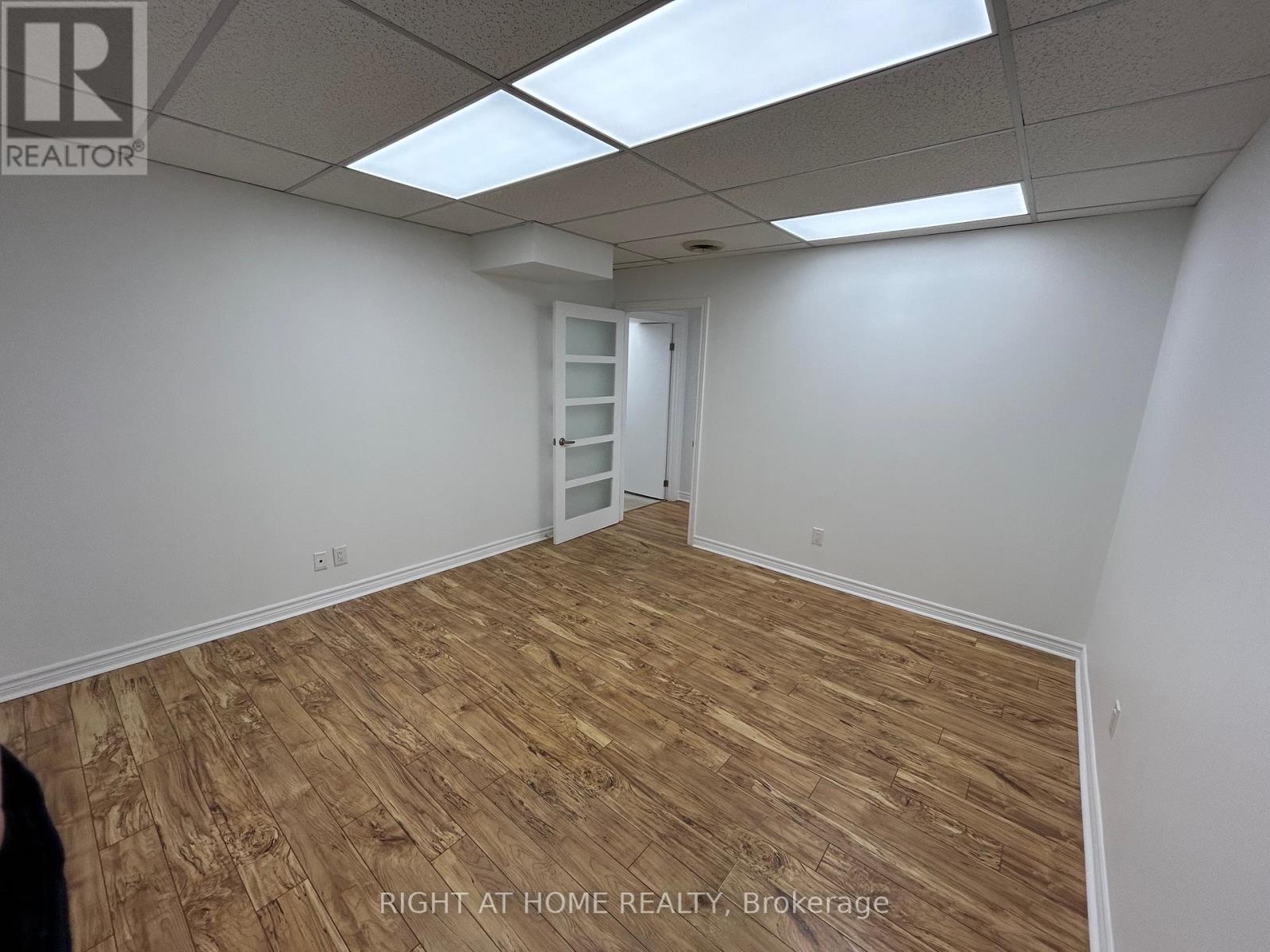 5 - 116 Guelph Street, Halton Hills, Ontario  L7G 4A3 - Photo 3 - W12716656