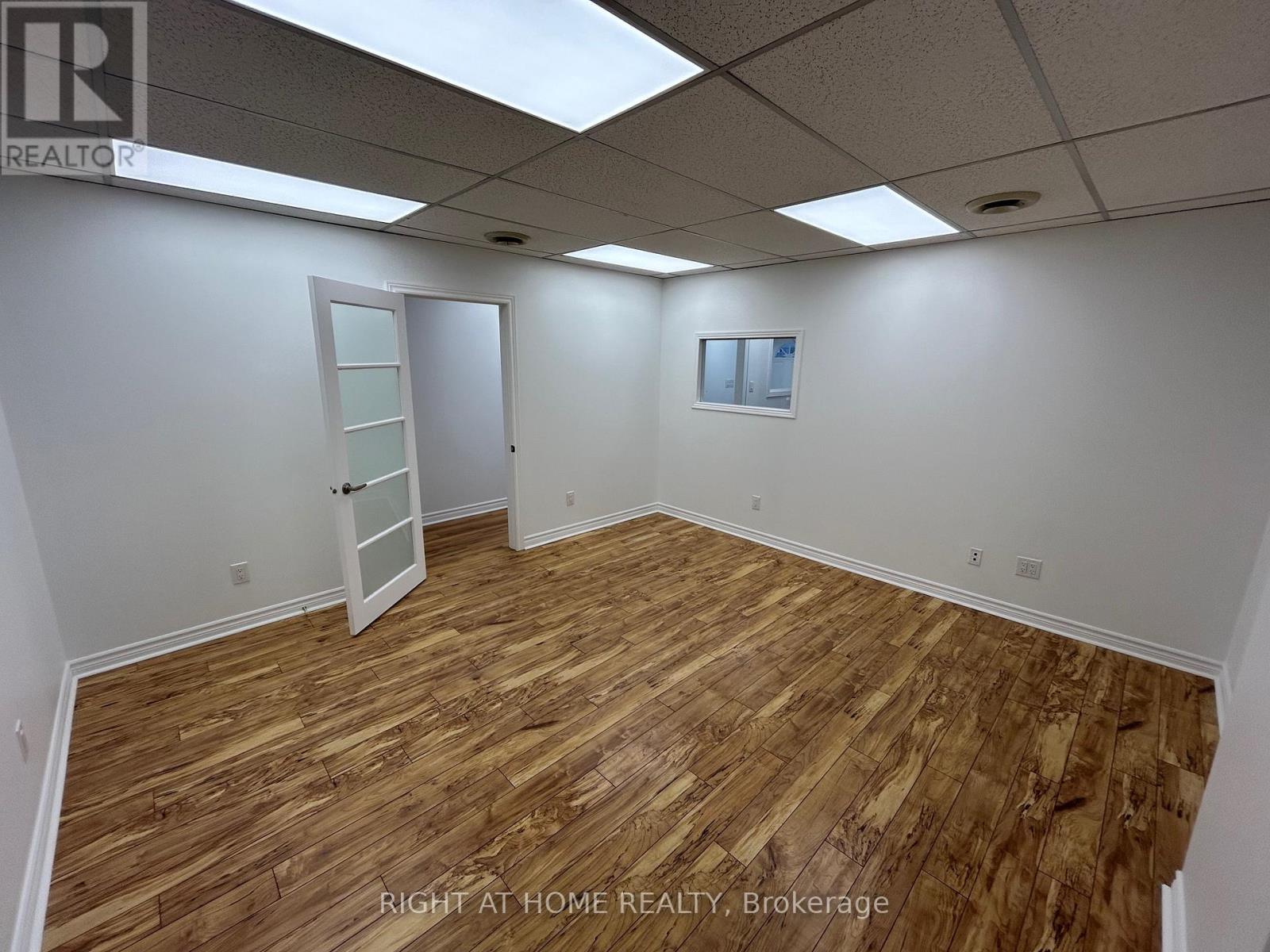 5 - 116 Guelph Street, Halton Hills, Ontario  L7G 4A3 - Photo 4 - W12716656