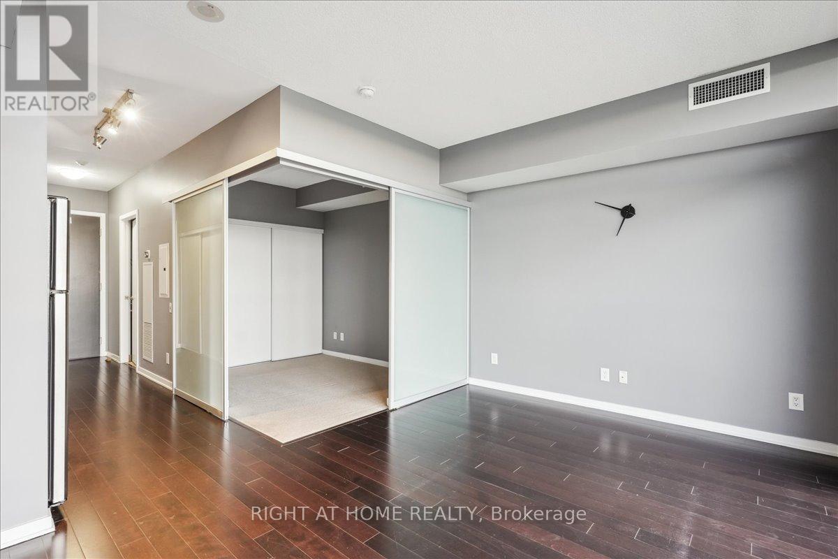 1607 - 105 The Queens Way, Toronto, Ontario  M6S 5B5 - Photo 19 - W12716680