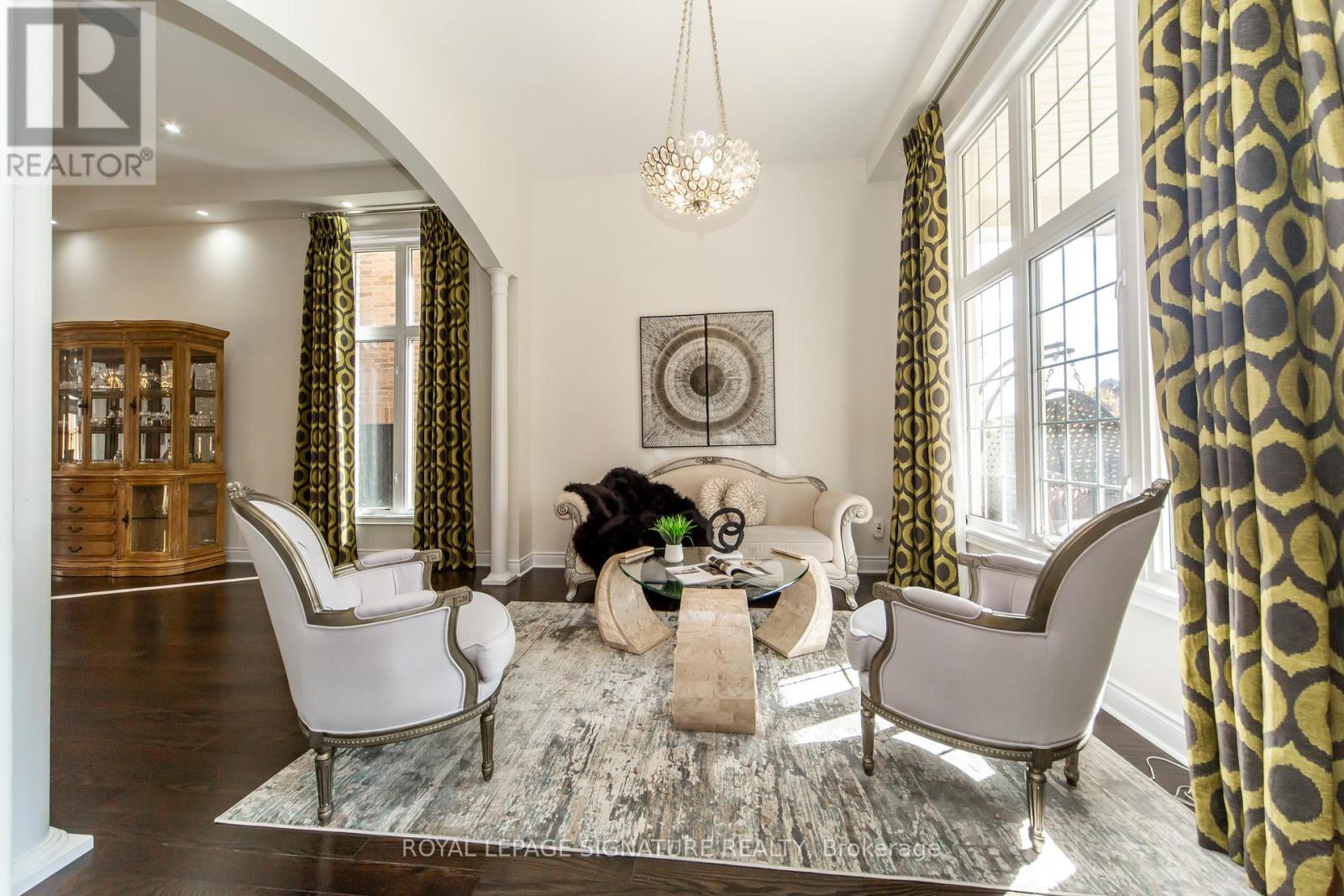 37 Royal West Drive, Brampton, Ontario  L6X 0Z8 - Photo 5 - W12716714