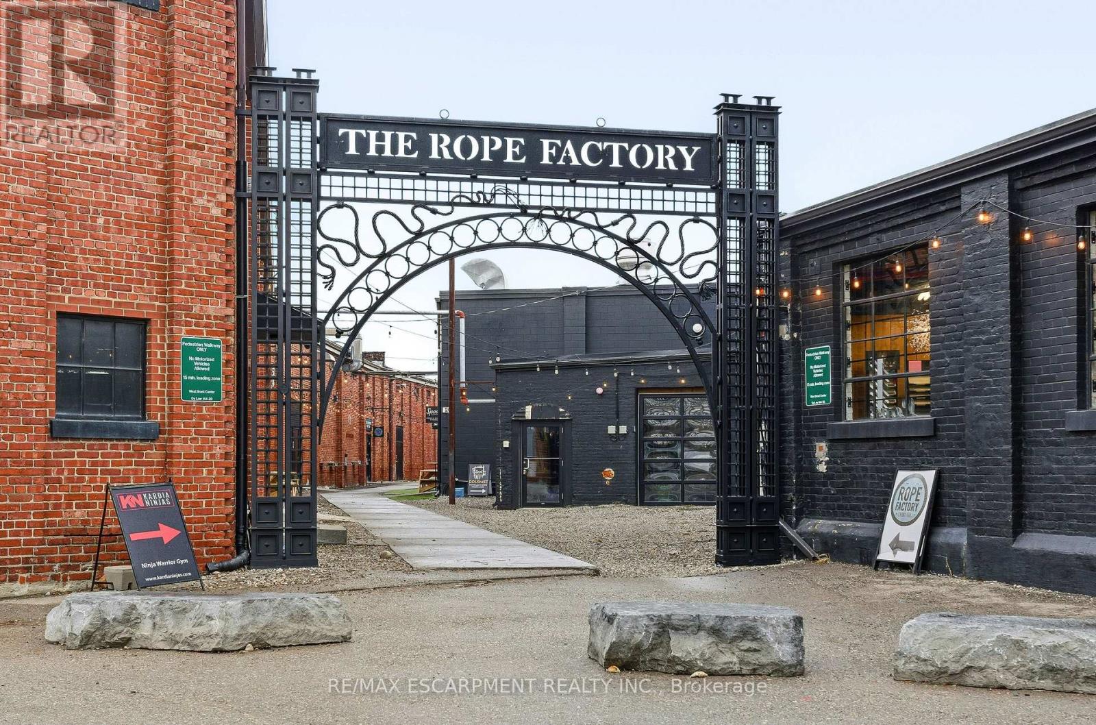 24 - 111 SHERWOOD DRIVE, Brantford, Ontario