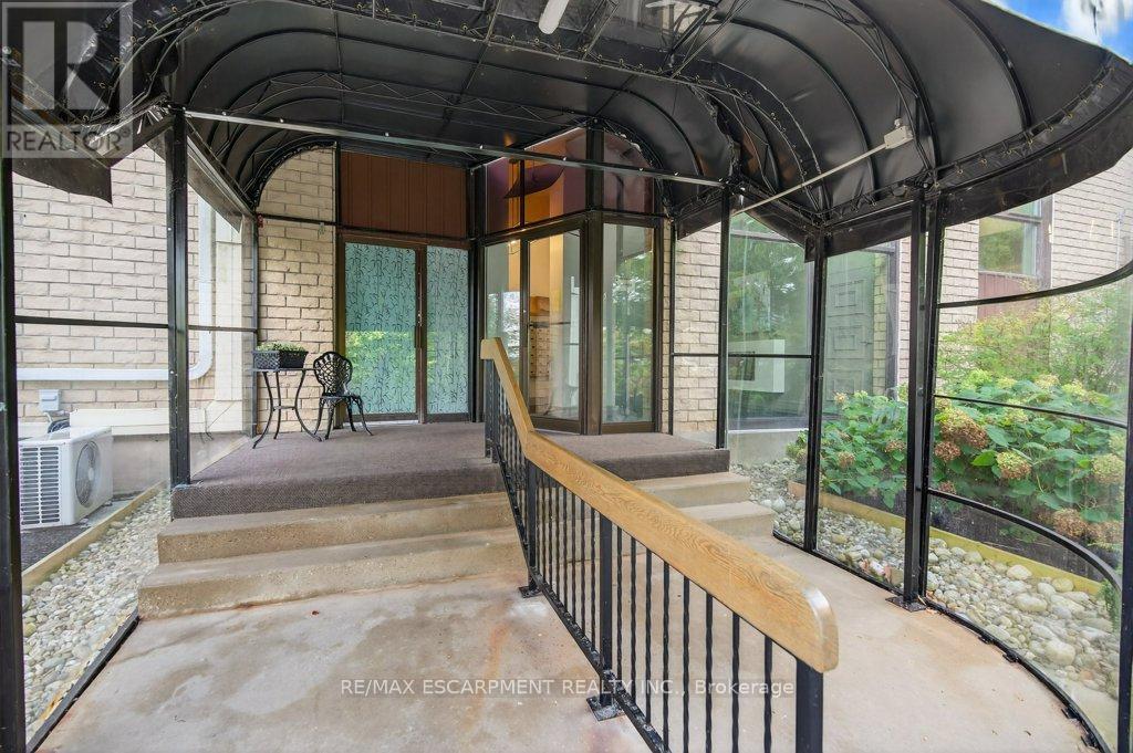 204 - 20 Berkley Road N, Cambridge, Ontario  N1S 4S8 - Photo 2 - X12716612