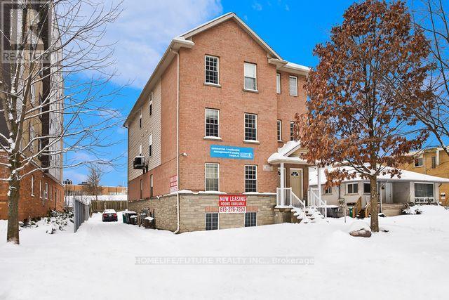 327 Spruce Street, Waterloo, Ontario  N2L 3M6 - Photo 18 - X12716660