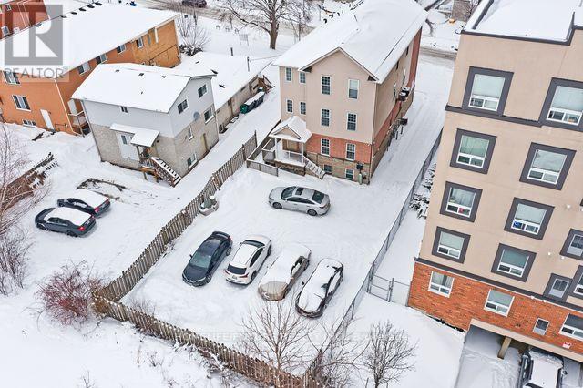 327 Spruce Street, Waterloo, Ontario  N2L 3M6 - Photo 19 - X12716660