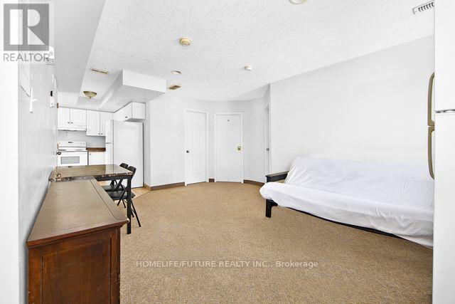 327 Spruce Street, Waterloo, Ontario  N2L 3M6 - Photo 2 - X12716660