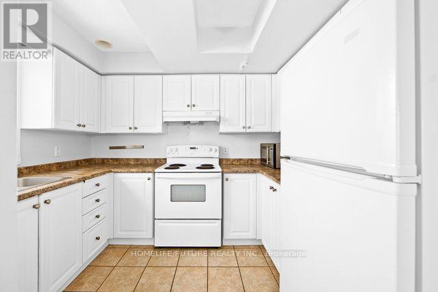 327 Spruce Street, Waterloo, Ontario  N2L 3M6 - Photo 6 - X12716660