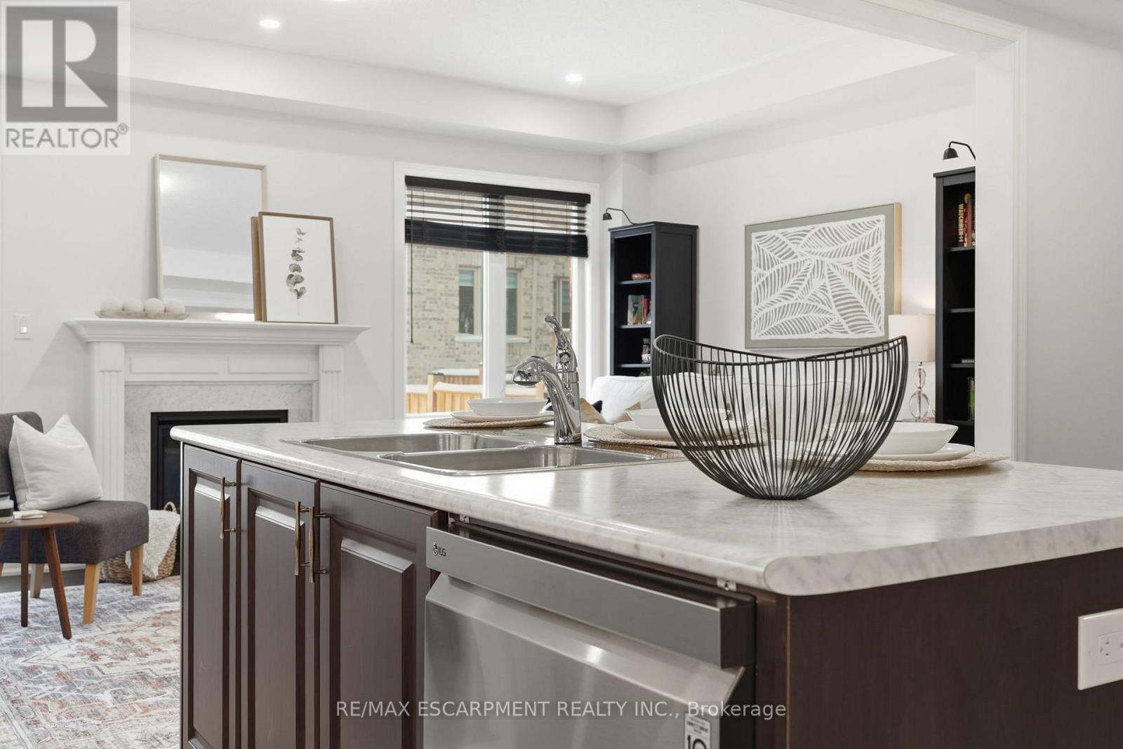 33 Mountain Heights Place, Hamilton, Ontario  L8B 1X7 - Photo 12 - X12716666