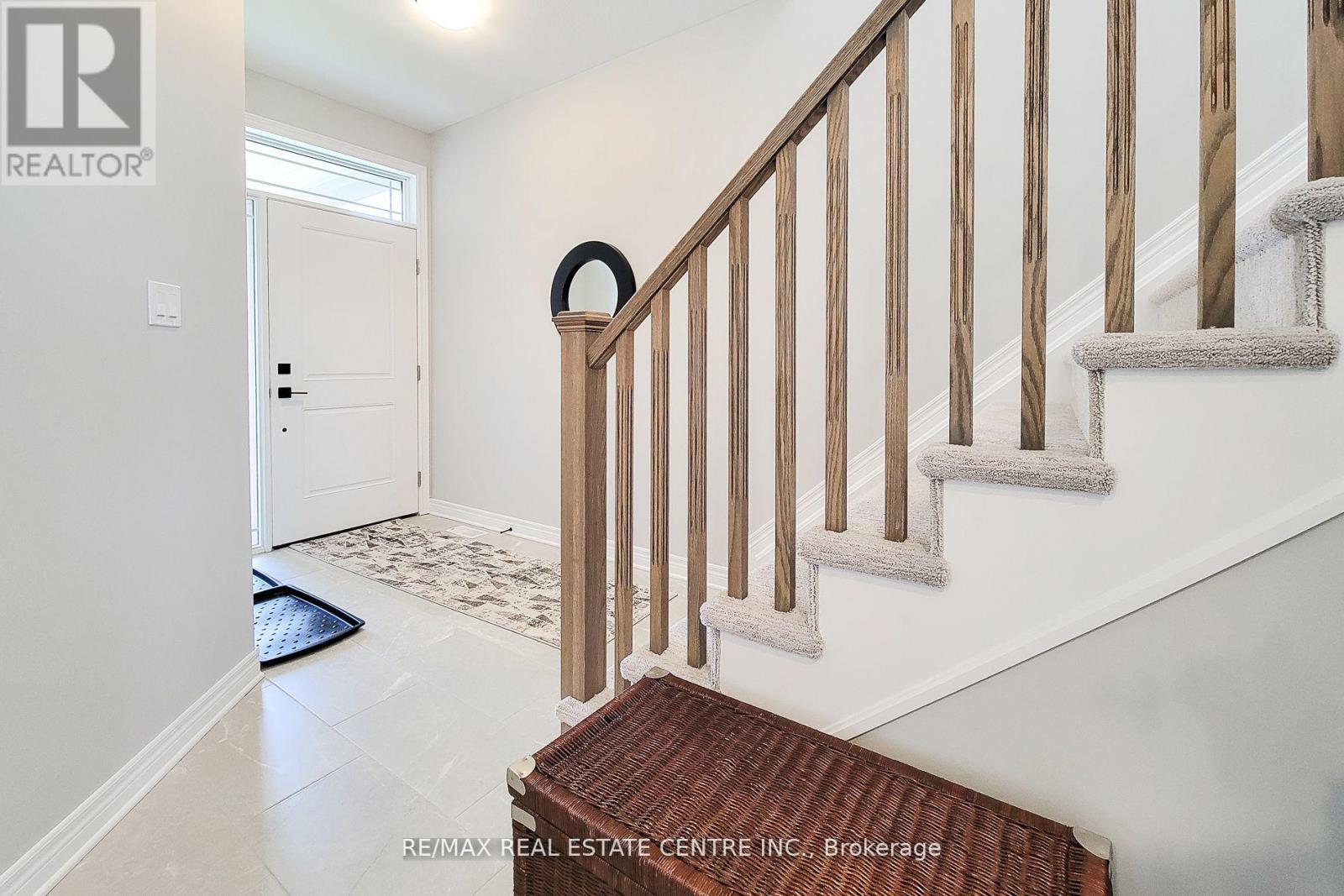 28 Spring Crest Way, Thorold, Ontario  L2V 0J8 - Photo 4 - X12716672