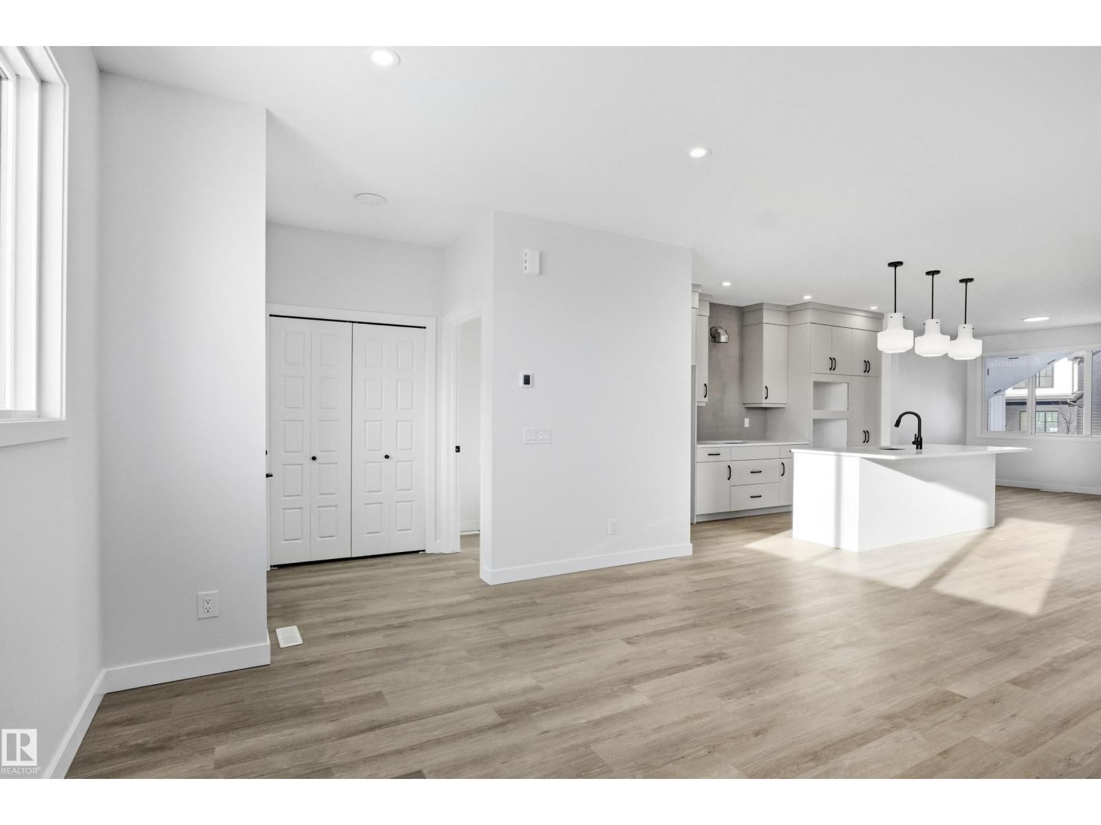 679 Orchards Bv Sw, Edmonton, Alberta  T6X 3C1 - Photo 4 - E4470627