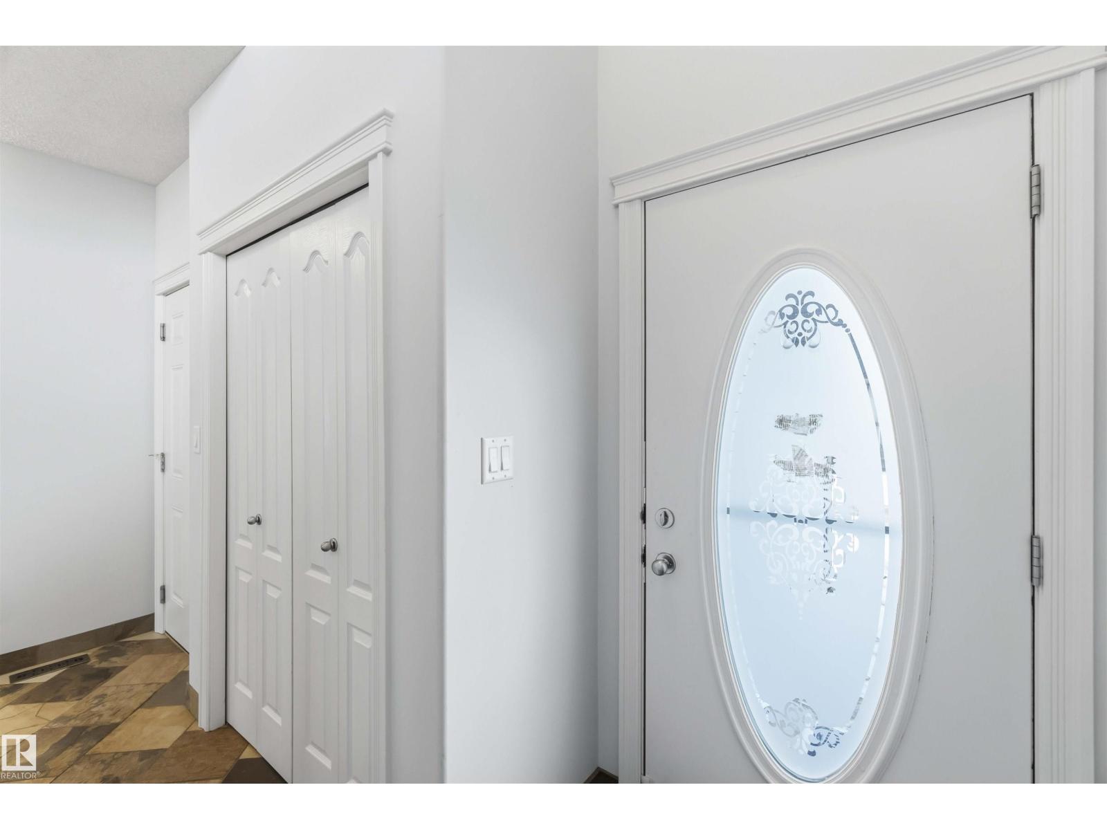 #9 3003 34 Av Nw, Edmonton, Alberta  T6T 0A1 - Photo 3 - E4470629