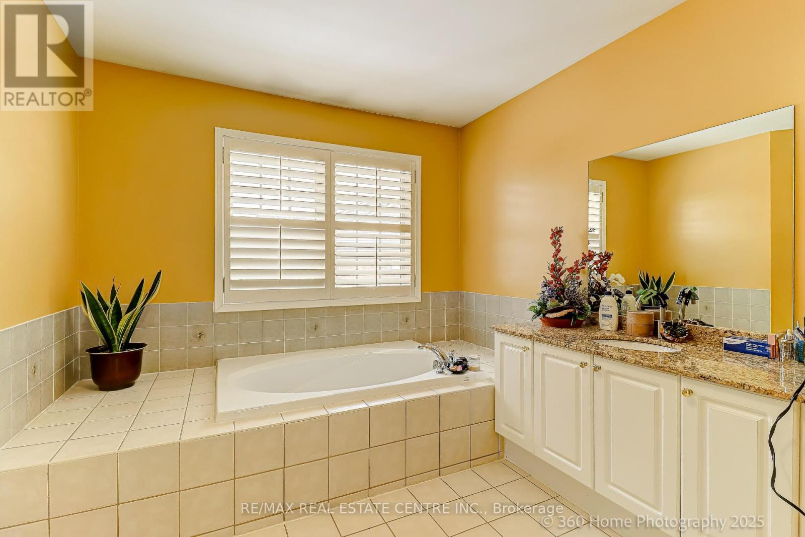 806 White Clover Way, Mississauga, Ontario  L5V 3C5 - Photo 16 - W12713332