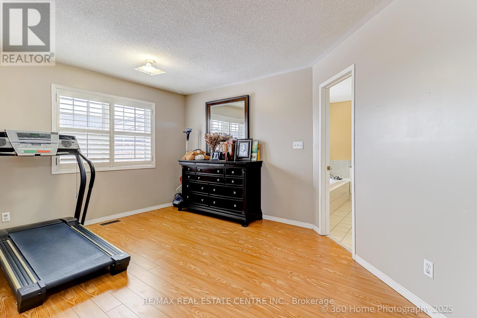 806 White Clover Way, Mississauga, Ontario  L5V 3C5 - Photo 13 - W12713332