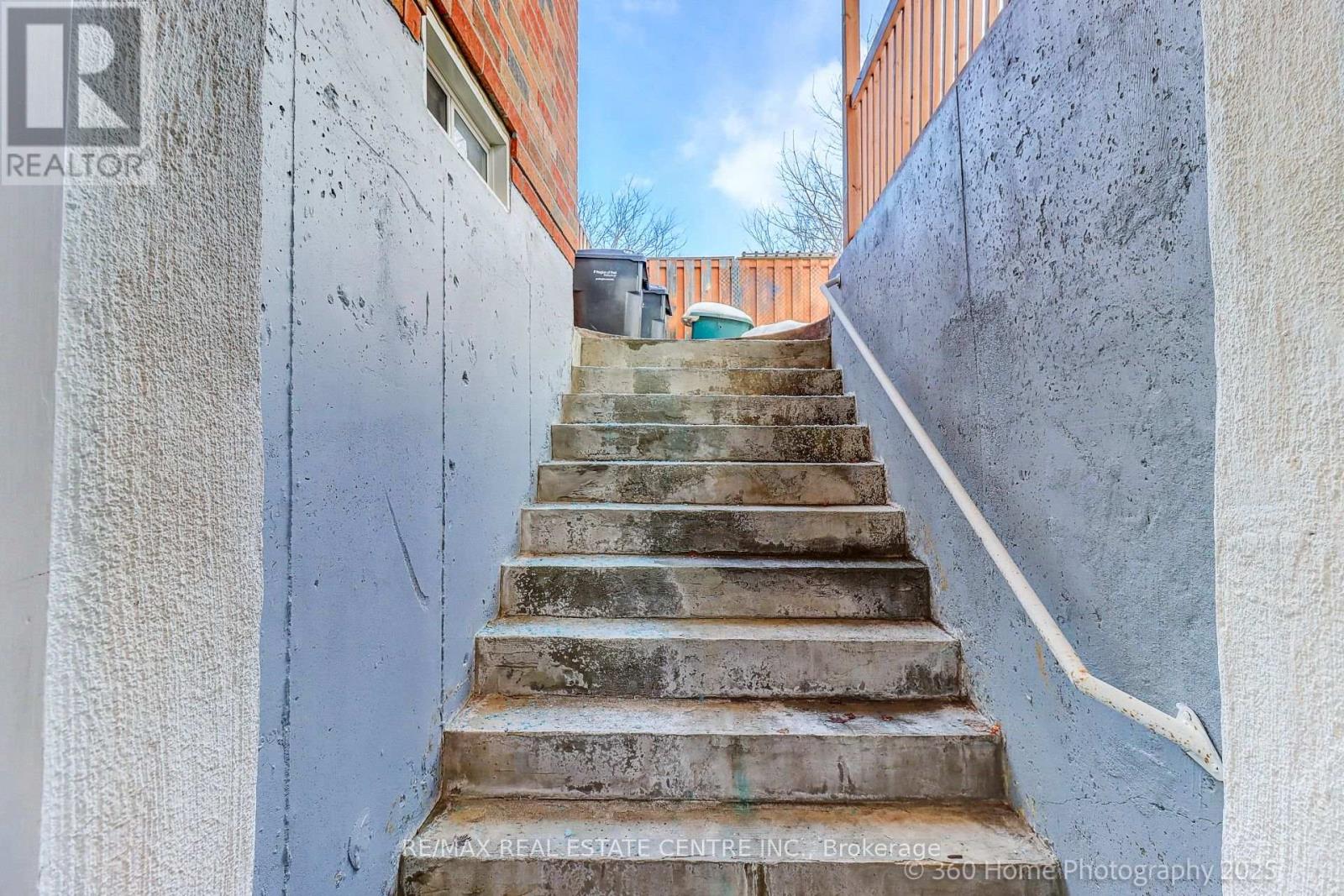 806 White Clover Way, Mississauga, Ontario  L5V 3C5 - Photo 23 - W12713332