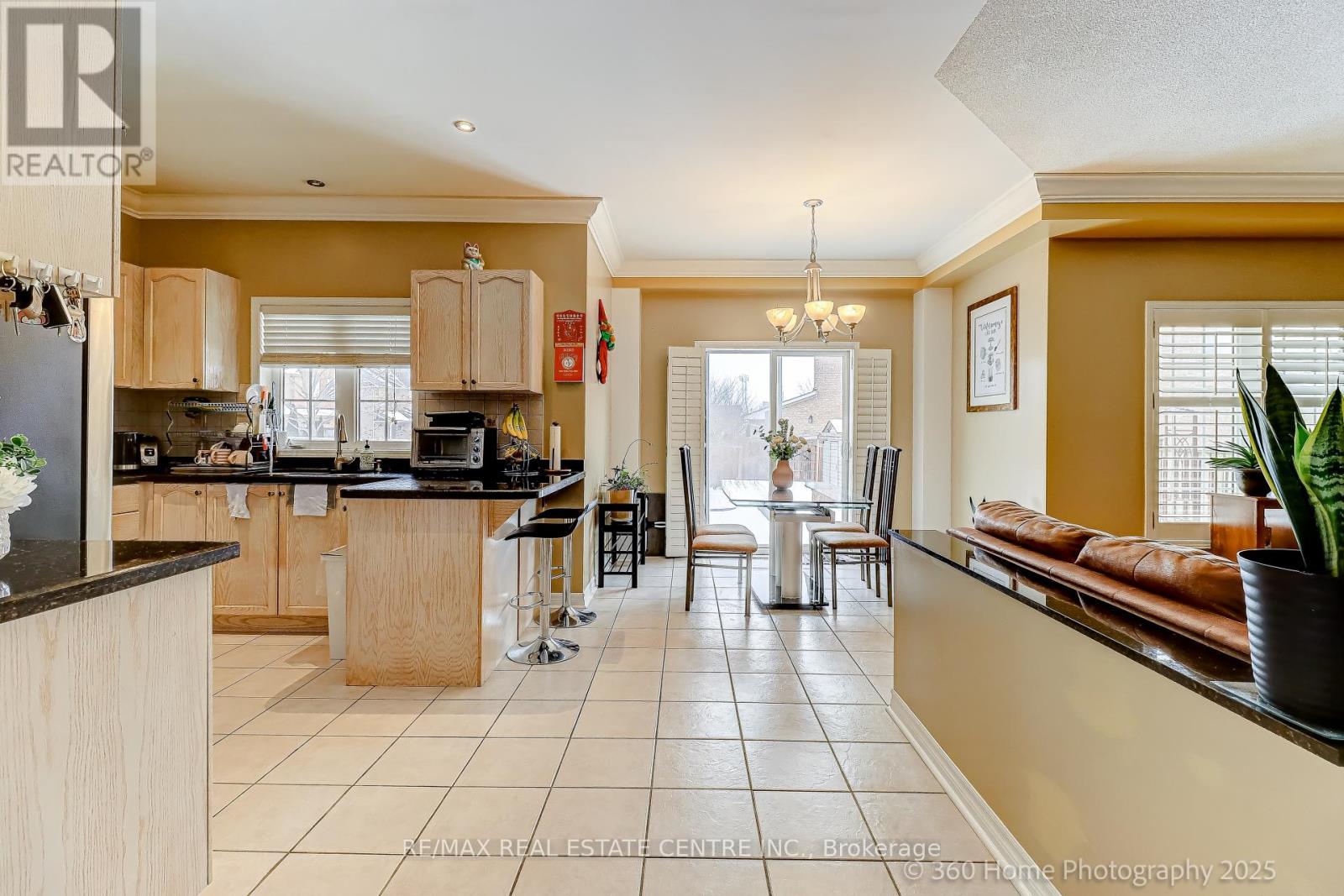 806 White Clover Way, Mississauga, Ontario  L5V 3C5 - Photo 9 - W12713332