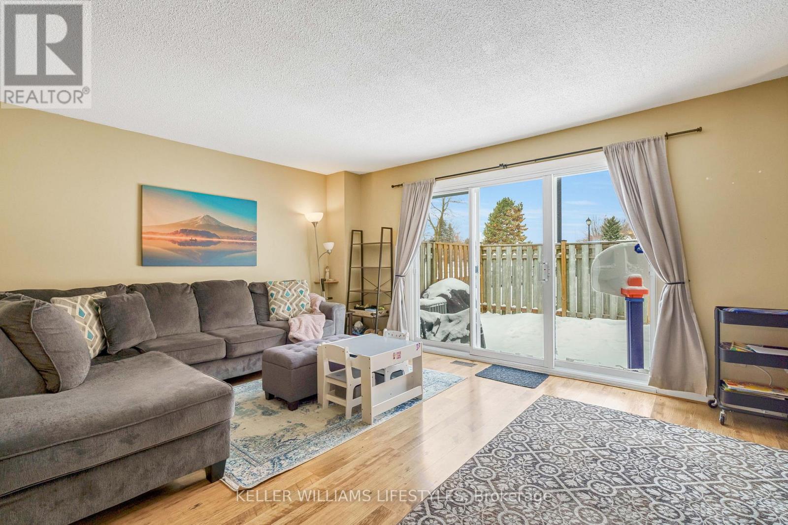 202 - 500 Osgoode Drive, London South, Ontario  N6E 2G9 - Photo 9 - X12716846