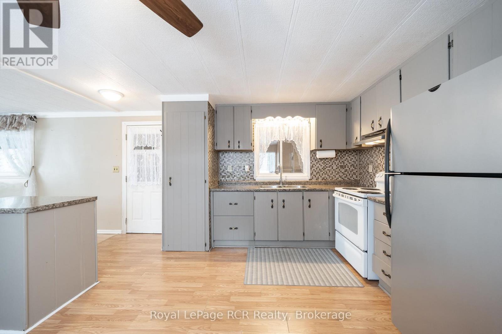 Unit #3 - 302694 Douglas Street, West Grey, Ontario  N0G 1R0 - Photo 17 - X12716852