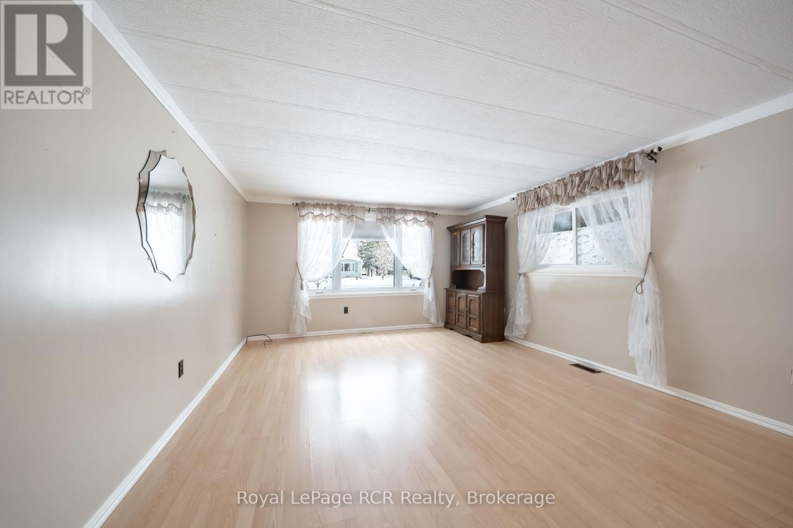 Unit #3 - 302694 Douglas Street, West Grey, Ontario  N0G 1R0 - Photo 9 - X12716852