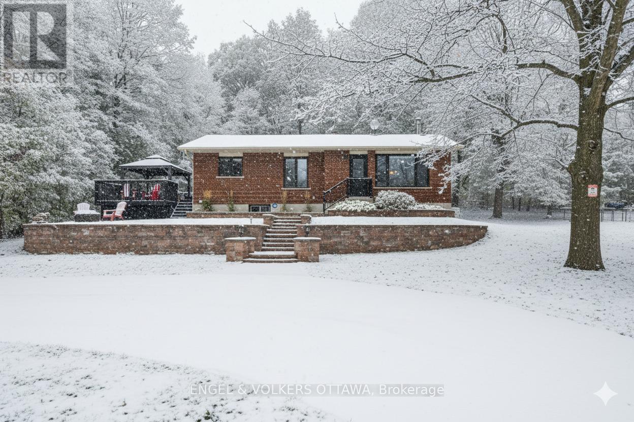 329 KENNEDY ROAD, Greater Madawaska, Ontario