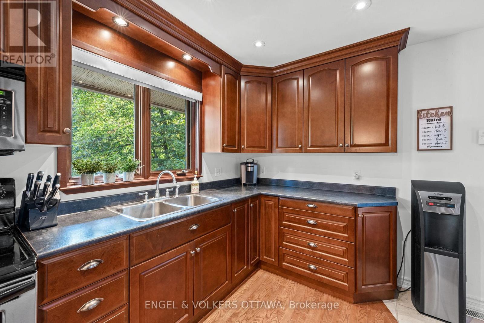 329 Kennedy Road, Greater Madawaska, Ontario  K0J 1H0 - Photo 13 - X12716738