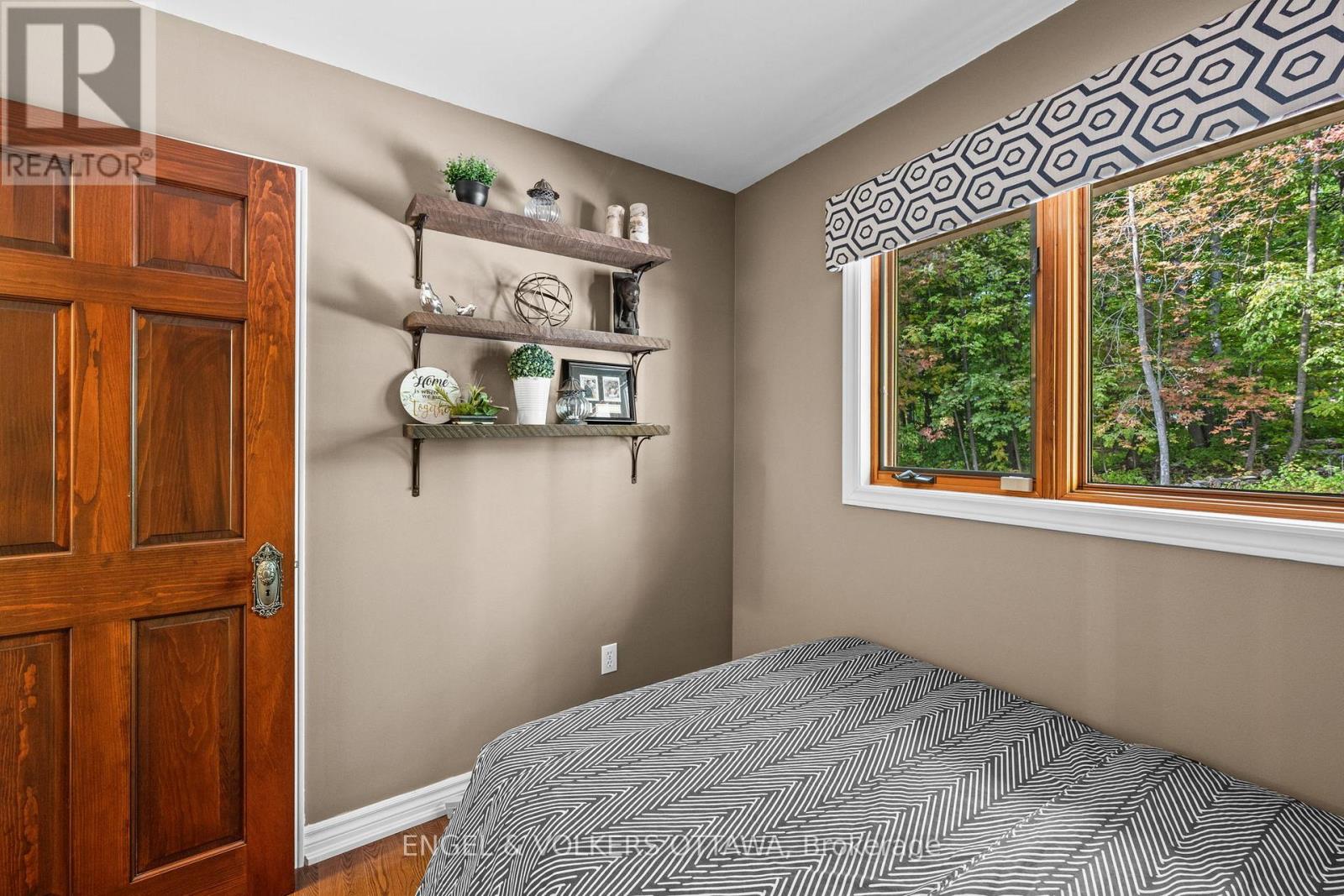 329 Kennedy Road, Greater Madawaska, Ontario  K0J 1H0 - Photo 21 - X12716738