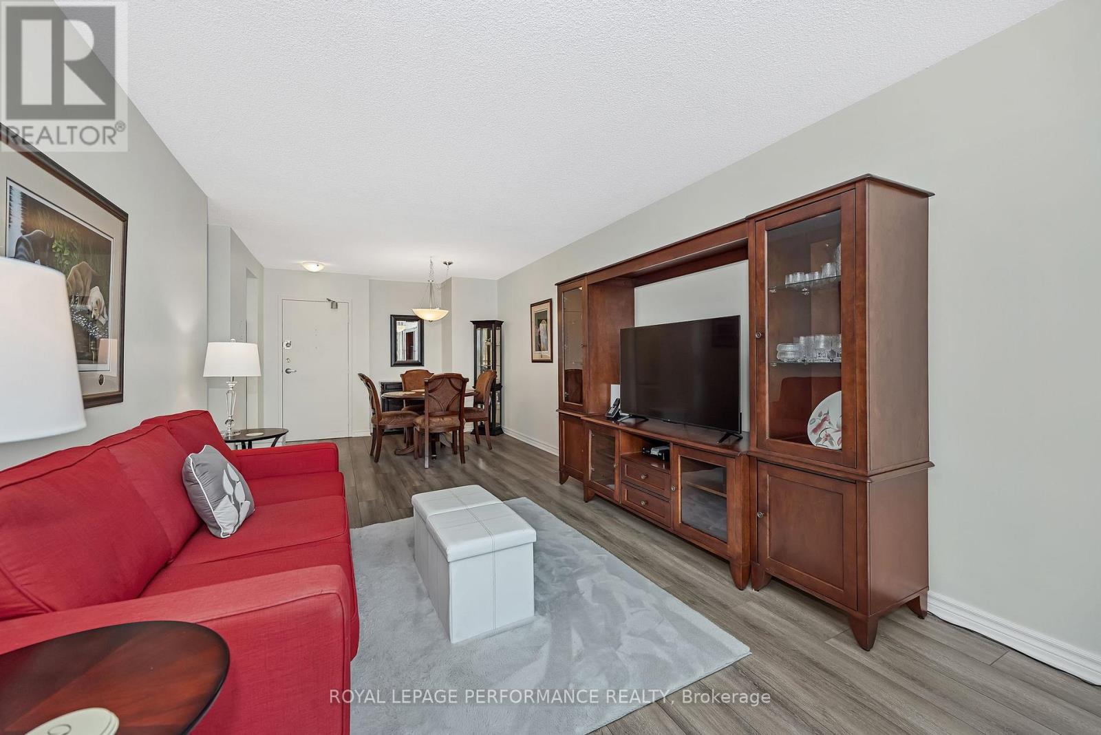 303 - 555 Brittany Drive, Ottawa, Ontario  K1K 4C5 - Photo 11 - X12716802