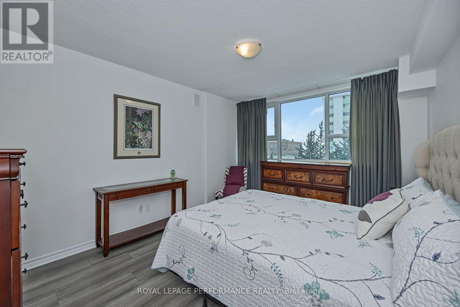 303 - 555 Brittany Drive, Ottawa, Ontario  K1K 4C5 - Photo 19 - X12716802