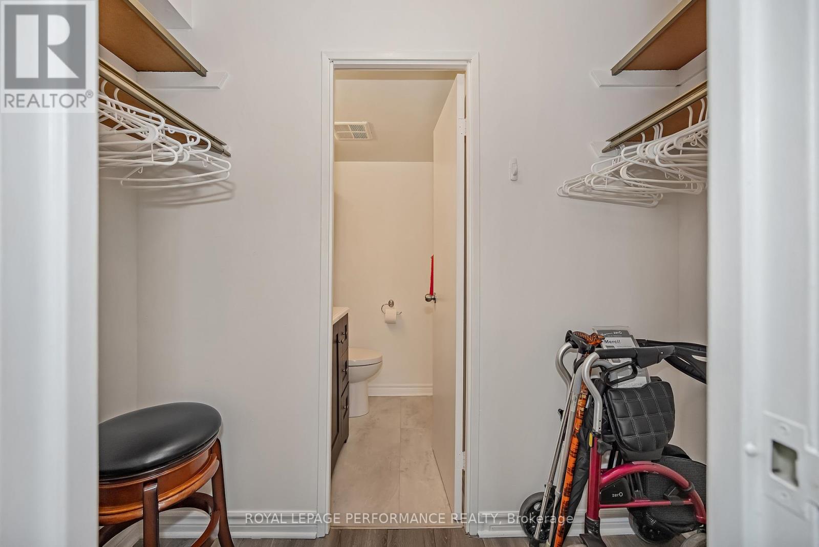 303 - 555 Brittany Drive, Ottawa, Ontario  K1K 4C5 - Photo 21 - X12716802