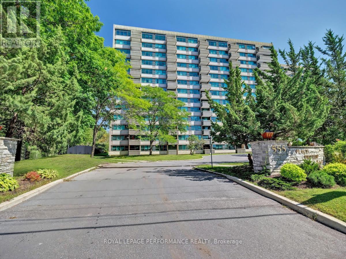 303 - 555 Brittany Drive, Ottawa, Ontario  K1K 4C5 - Photo 3 - X12716802