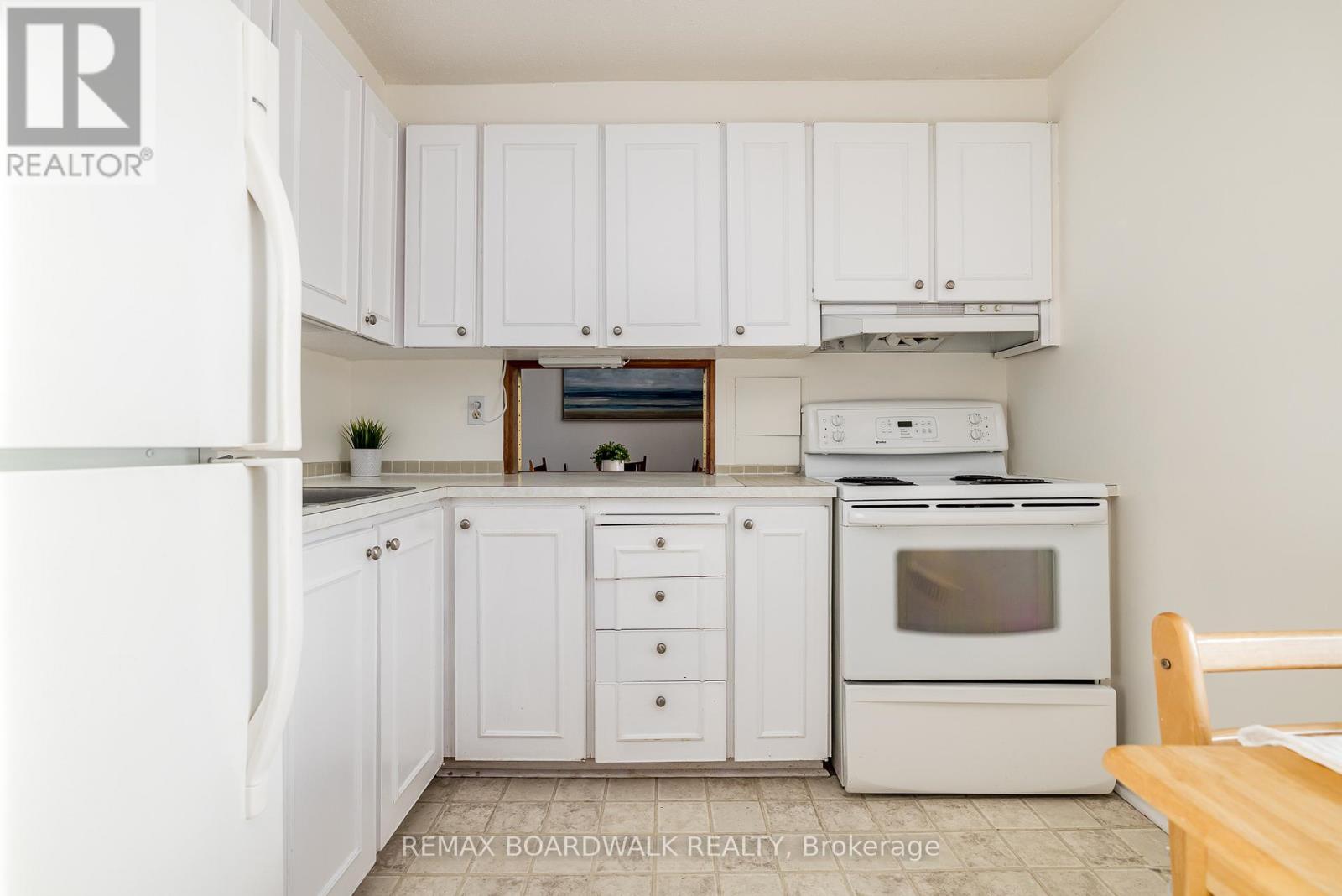 204 - 1356 Meadowlands Drive E, Ottawa, Ontario  K2E 6K6 - Photo 15 - X12716824