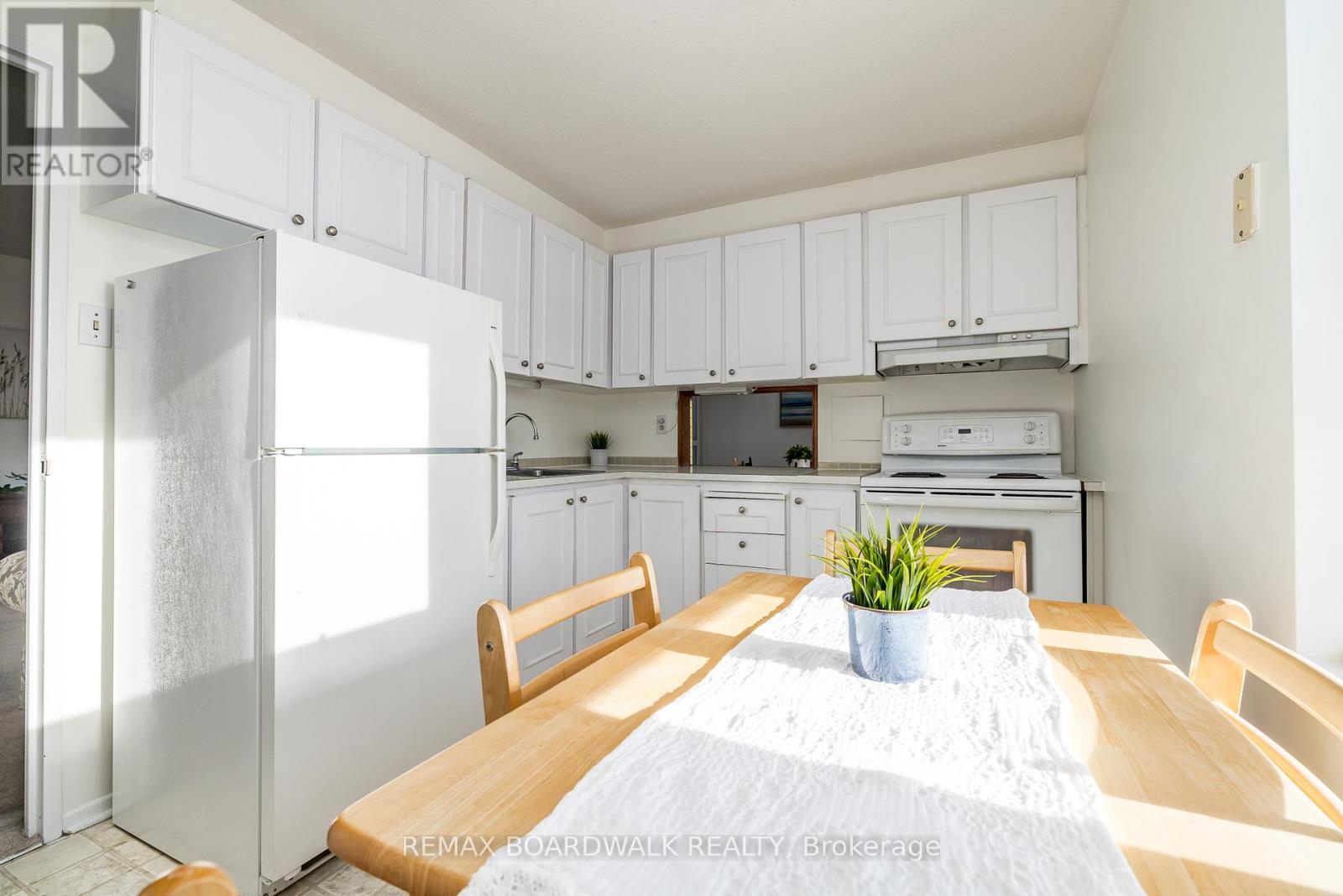 204 - 1356 Meadowlands Drive E, Ottawa, Ontario  K2E 6K6 - Photo 18 - X12716824