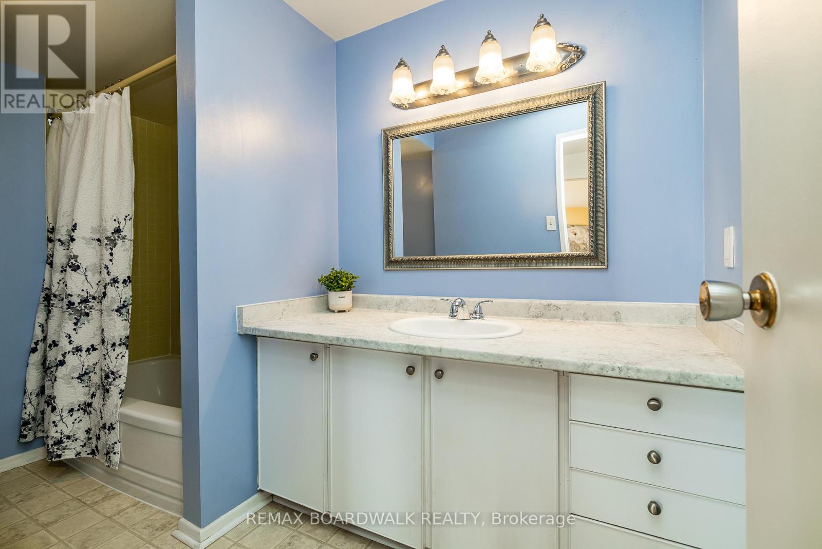 204 - 1356 Meadowlands Drive E, Ottawa, Ontario  K2E 6K6 - Photo 23 - X12716824