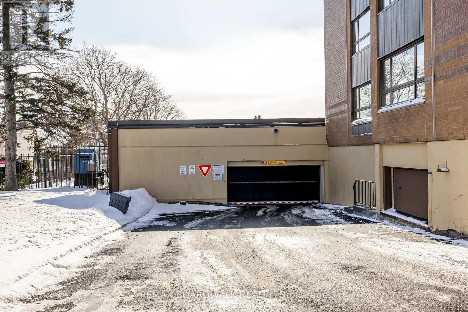 204 - 1356 Meadowlands Drive E, Ottawa, Ontario  K2E 6K6 - Photo 27 - X12716824