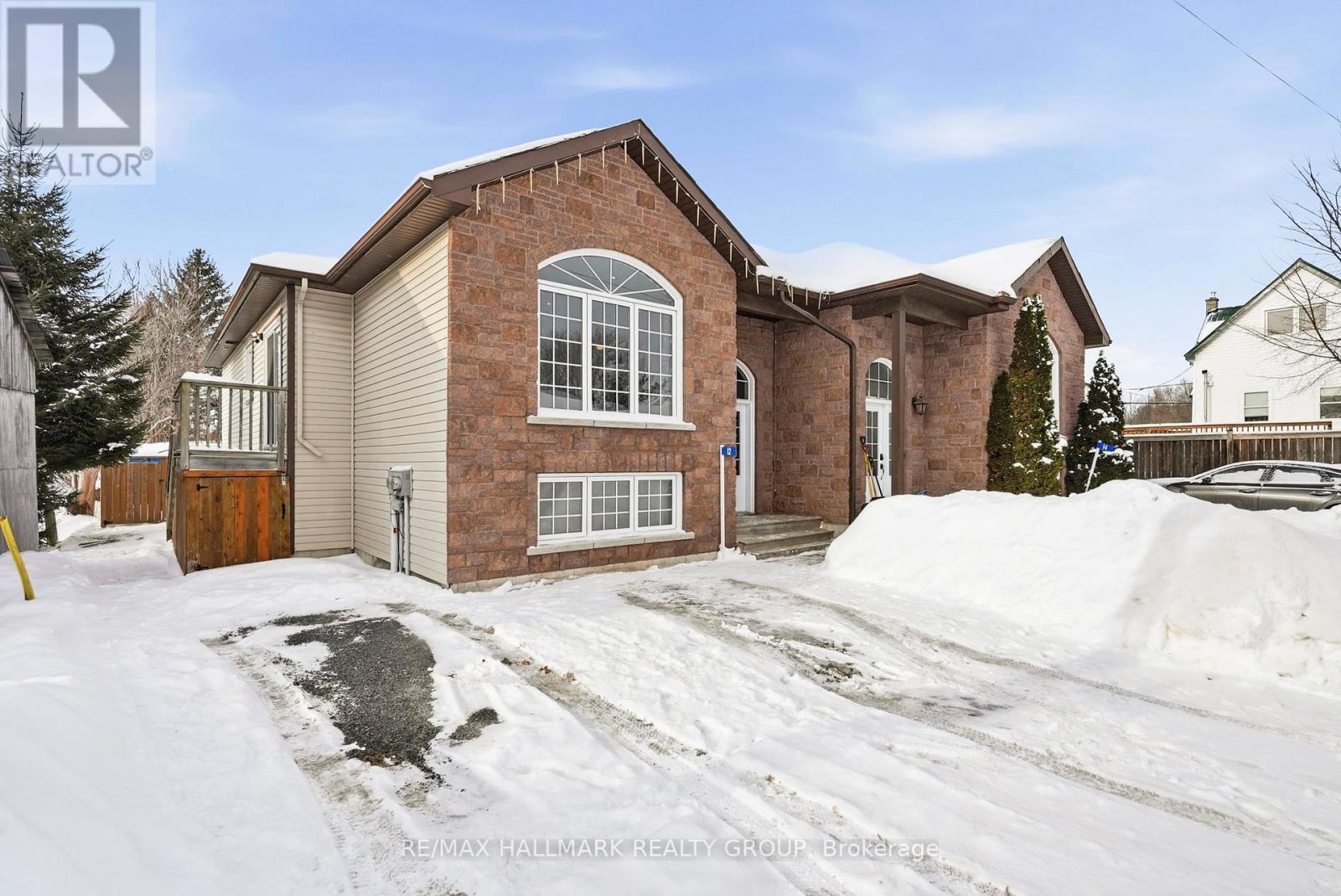 12 Cedar Street, Edwardsburgh/cardinal, Ontario  K0E 1X0 - Photo 2 - X12716858