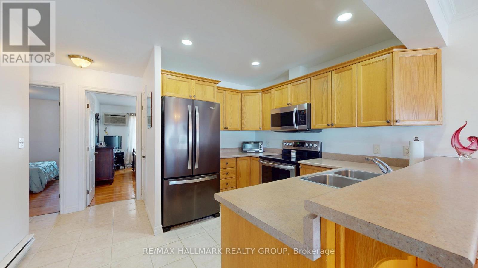 1102 - 237 Oak Street W, Gananoque, Ontario  K7G 2R5 - Photo 16 - X12716996