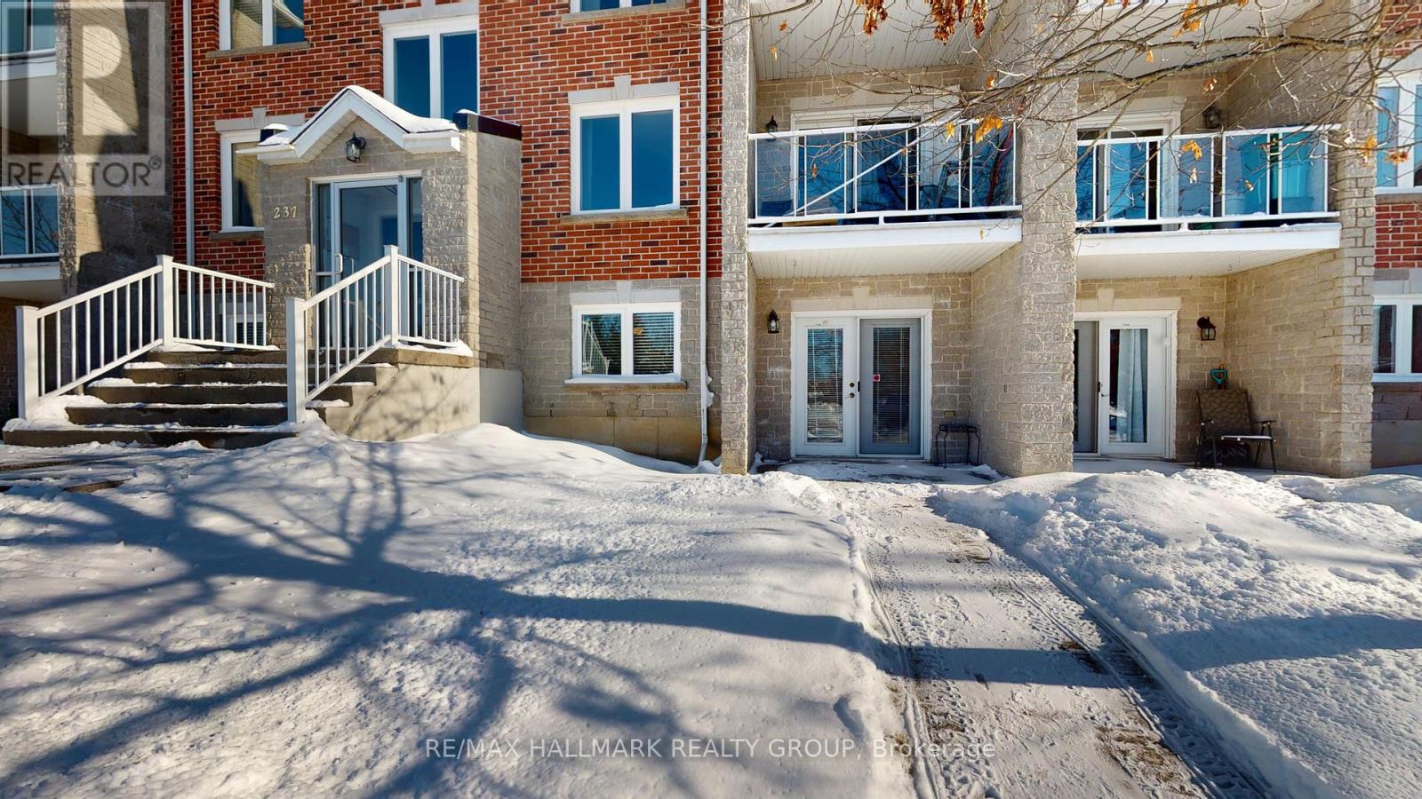 1102 - 237 Oak Street W, Gananoque, Ontario  K7G 2R5 - Photo 2 - X12716996