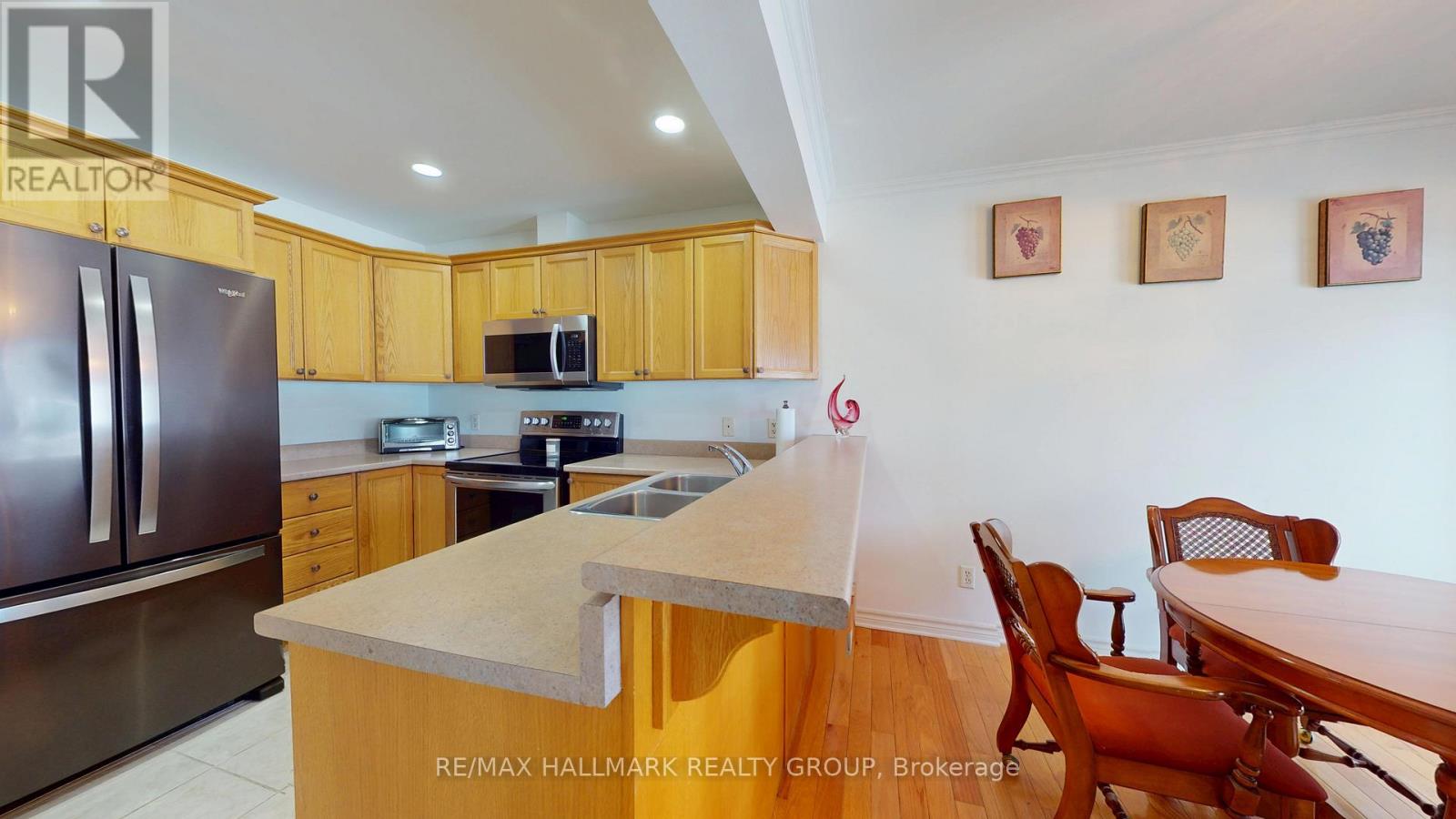 1102 - 237 Oak Street W, Gananoque, Ontario  K7G 2R5 - Photo 20 - X12716996