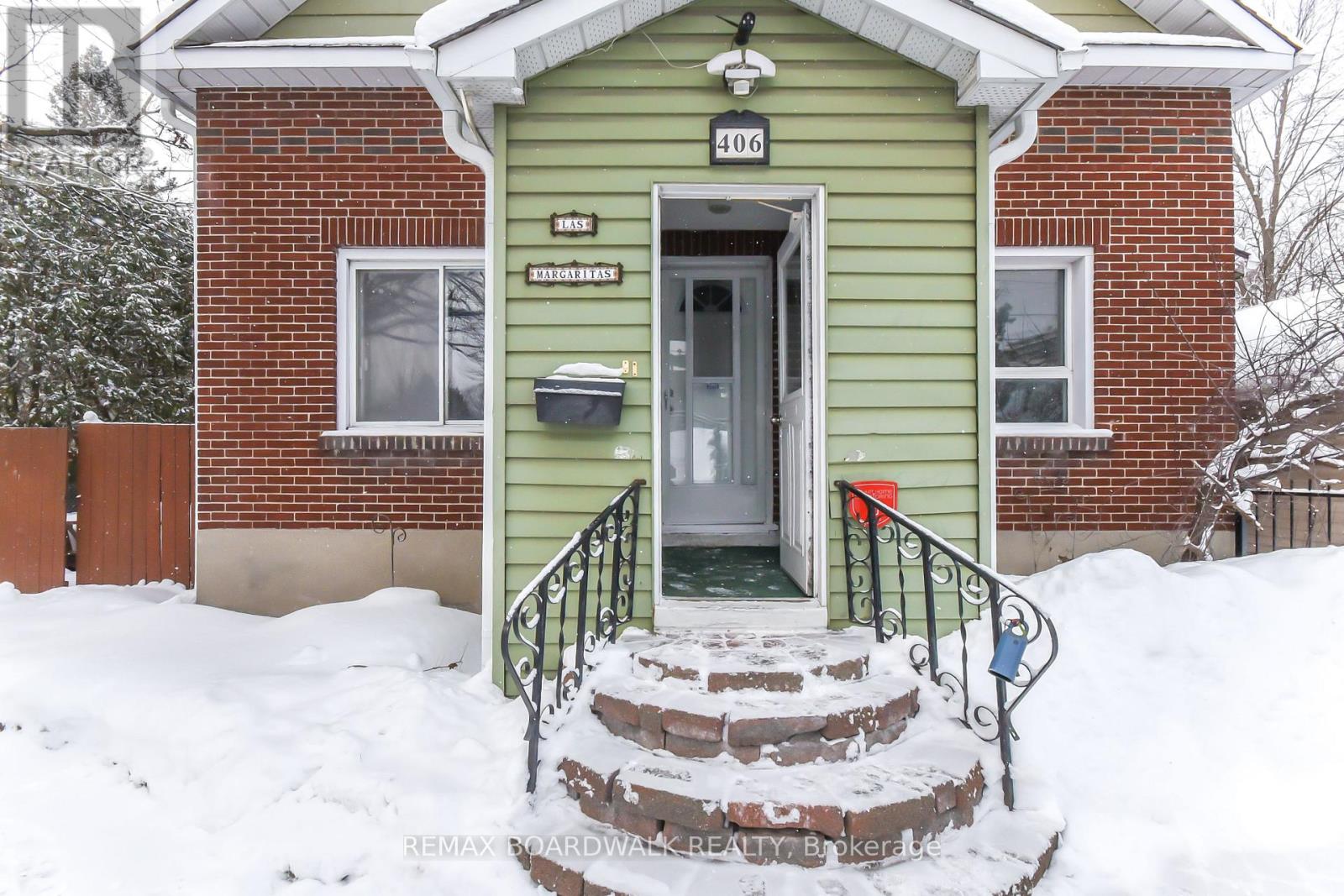 406 Marguerite Avenue, Ottawa, Ontario  K1L 7W6 - Photo 2 - X12717030