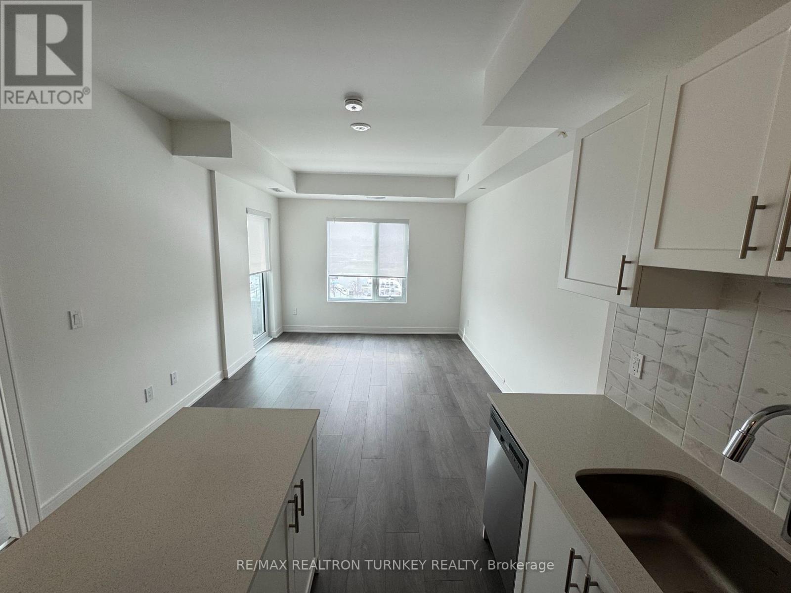 A901 - 705 Davis Drive, Newmarket, Ontario  L3Y 0J1 - Photo 5 - N12710836