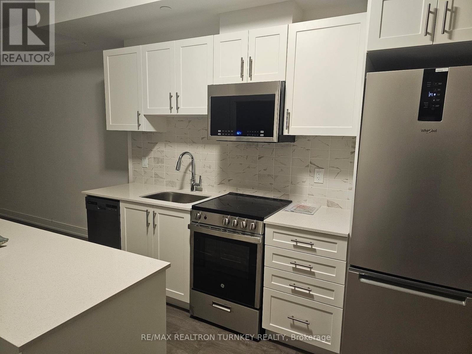 A901 - 705 Davis Drive, Newmarket, Ontario  L3Y 0J1 - Photo 3 - N12710836