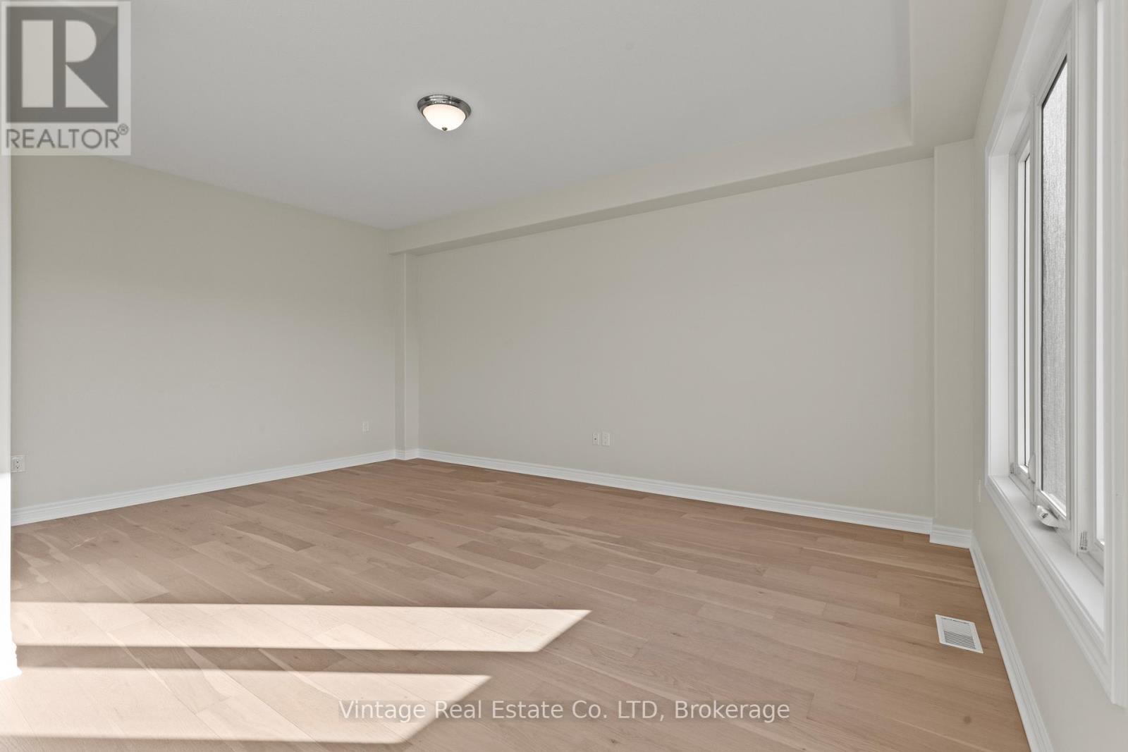 33 Cinnamon Street, Thorold (Rolling Meadows), Ontario  L2V 0H6 - Photo 14 - X12716952