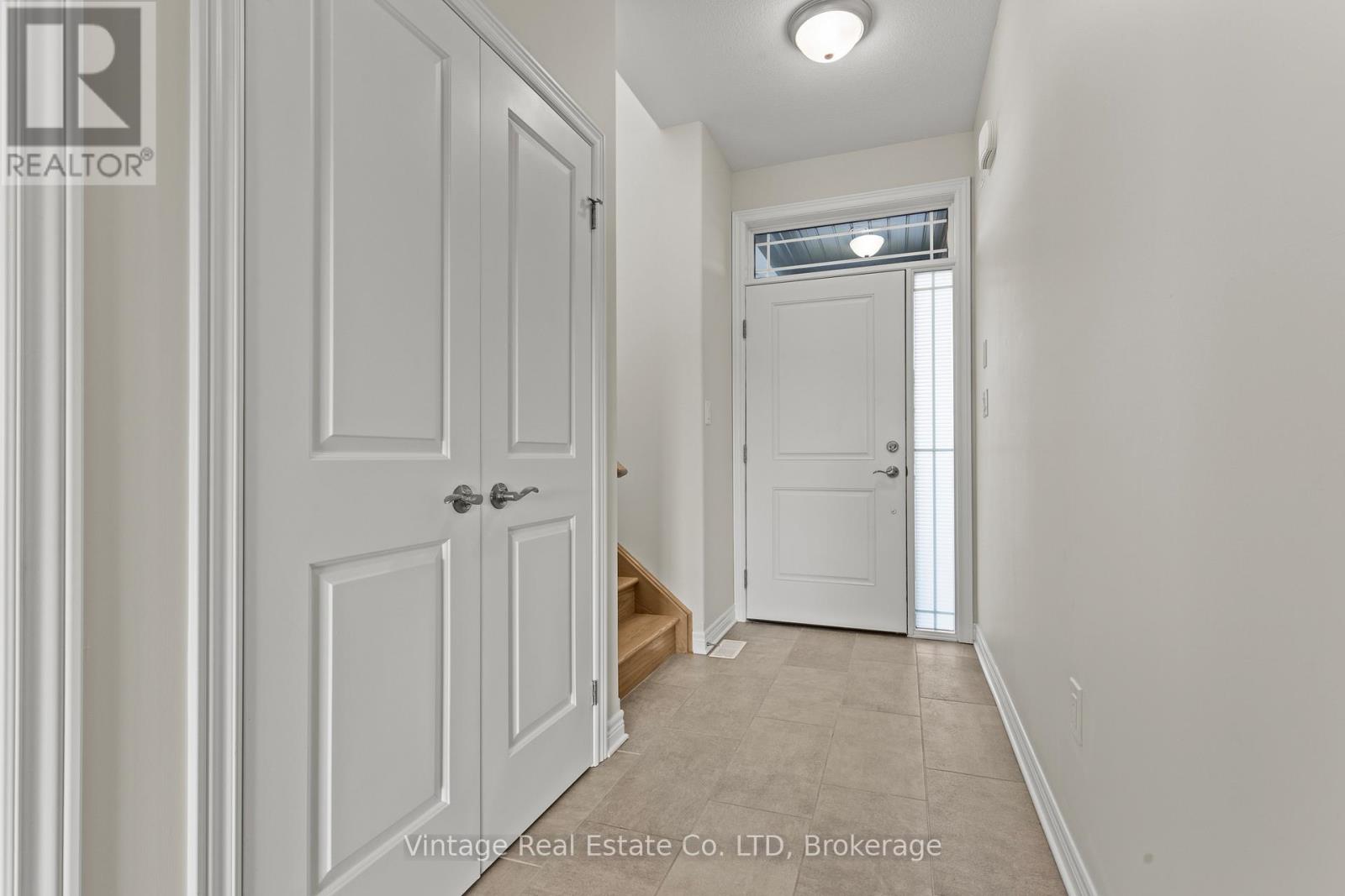 33 Cinnamon Street, Thorold (Rolling Meadows), Ontario  L2V 0H6 - Photo 2 - X12716952