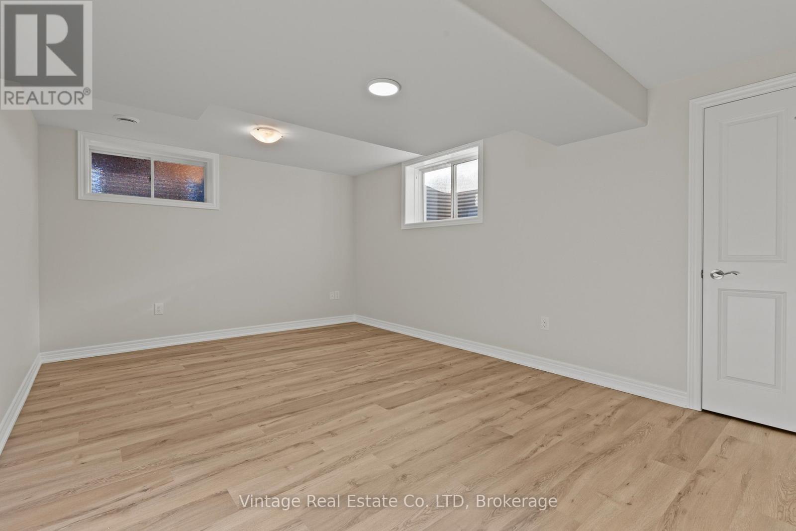 33 Cinnamon Street, Thorold (Rolling Meadows), Ontario  L2V 0H6 - Photo 26 - X12716952