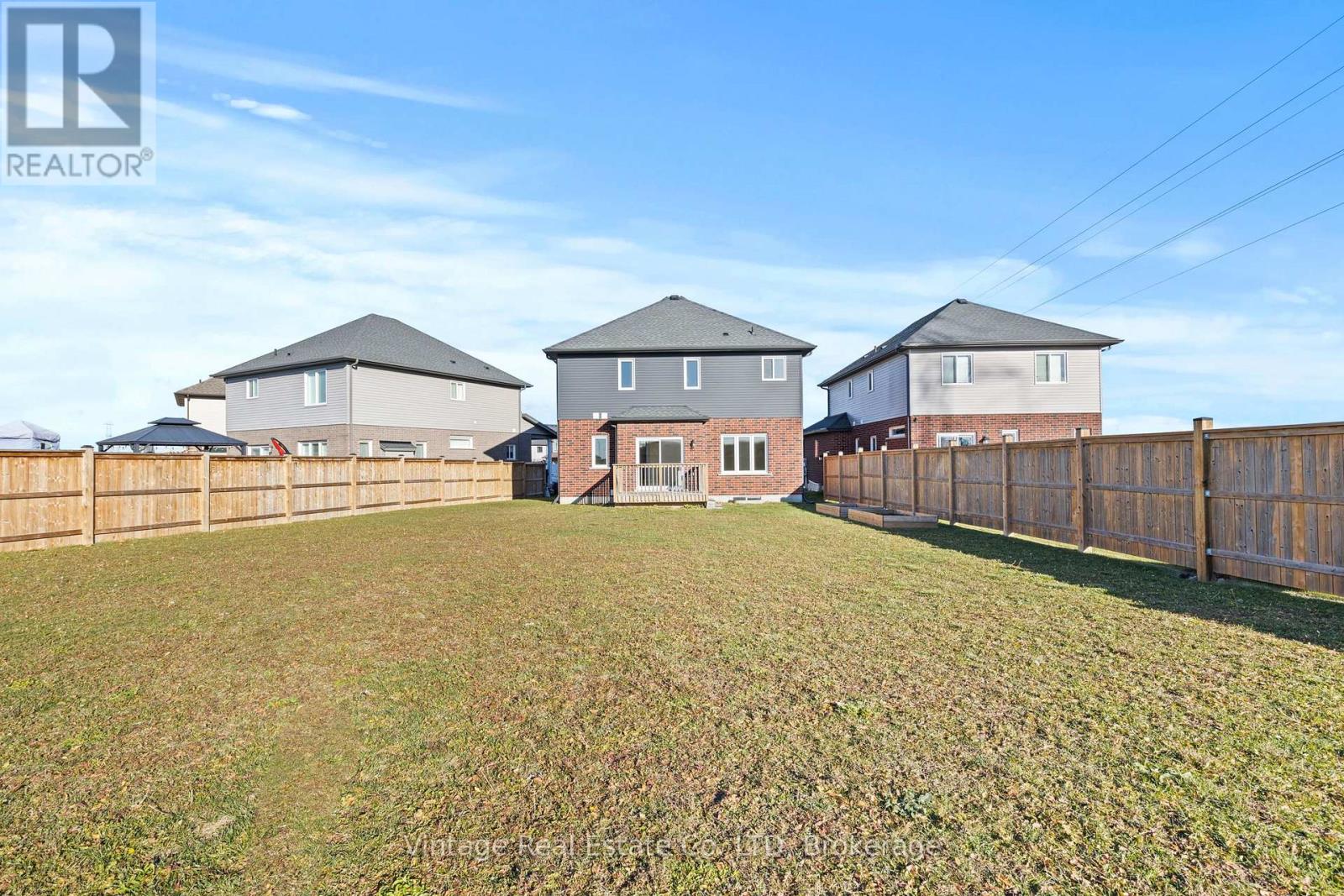 33 Cinnamon Street, Thorold (Rolling Meadows), Ontario  L2V 0H6 - Photo 4 - X12716952