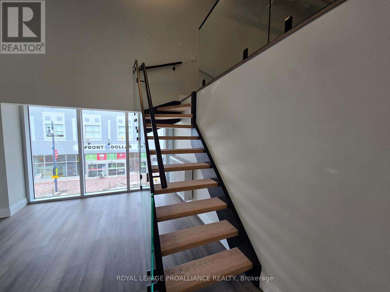 207 - 241 Front Street, Belleville, Ontario  K8N 2Z6 - Photo 10 - X12716872