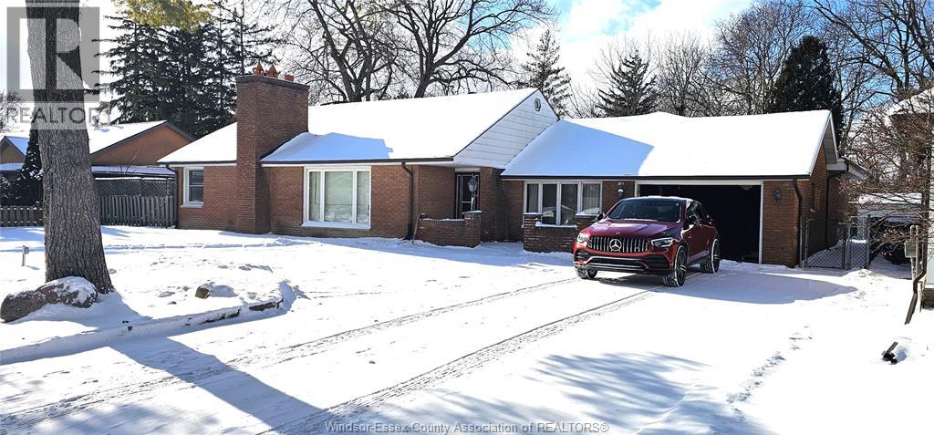 MLS# 26001591: 355 EASTLAWN AVENUE, Windsor, Canada