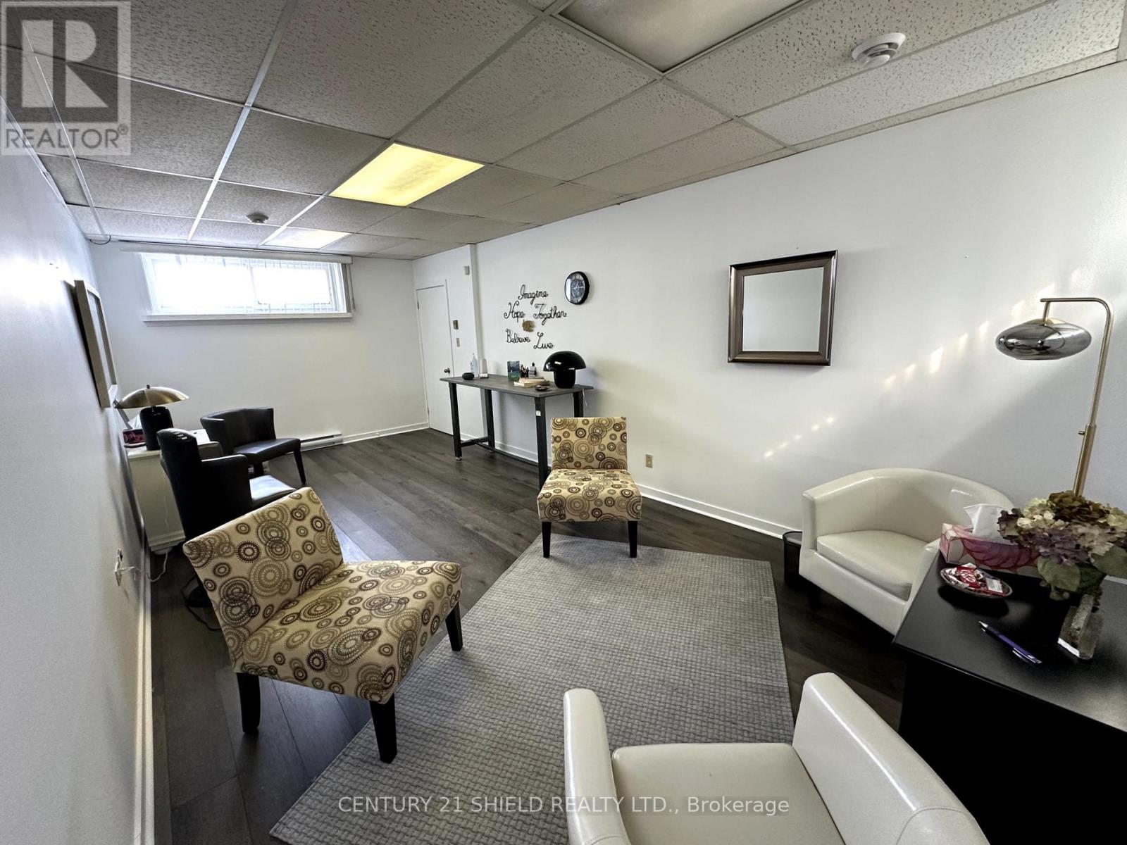 305 Baldwin Avenue, Cornwall, Ontario  K6H 4J6 - Photo 4 - X12364278