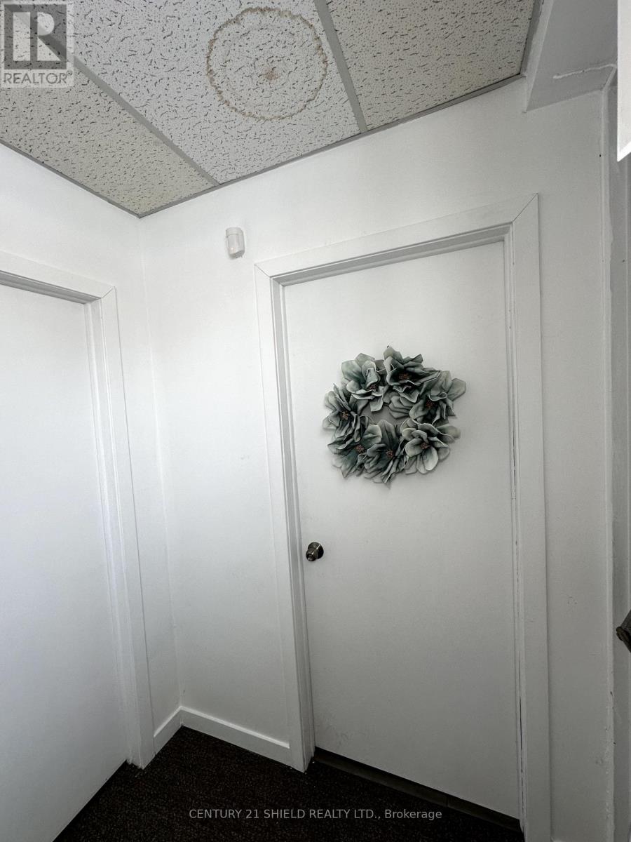 305 Baldwin Avenue, Cornwall, Ontario  K6H 4J6 - Photo 3 - X12364278