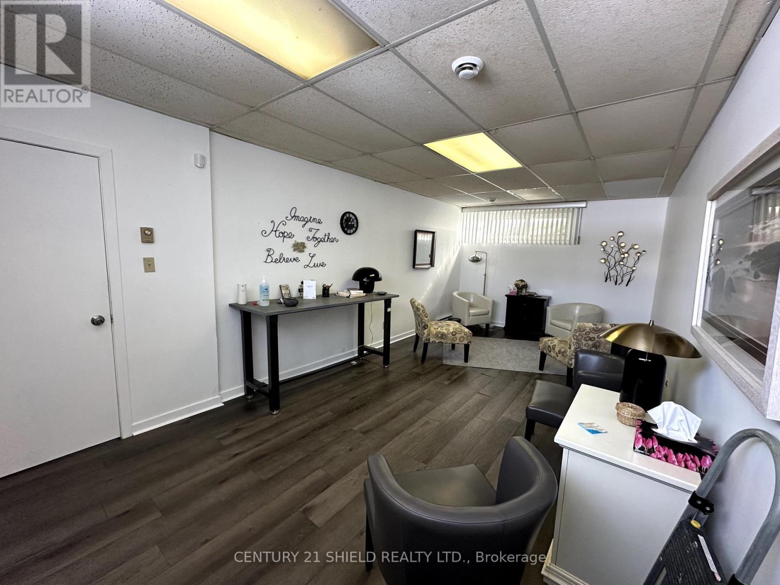 305 Baldwin Avenue, Cornwall, Ontario  K6H 4J6 - Photo 5 - X12364278