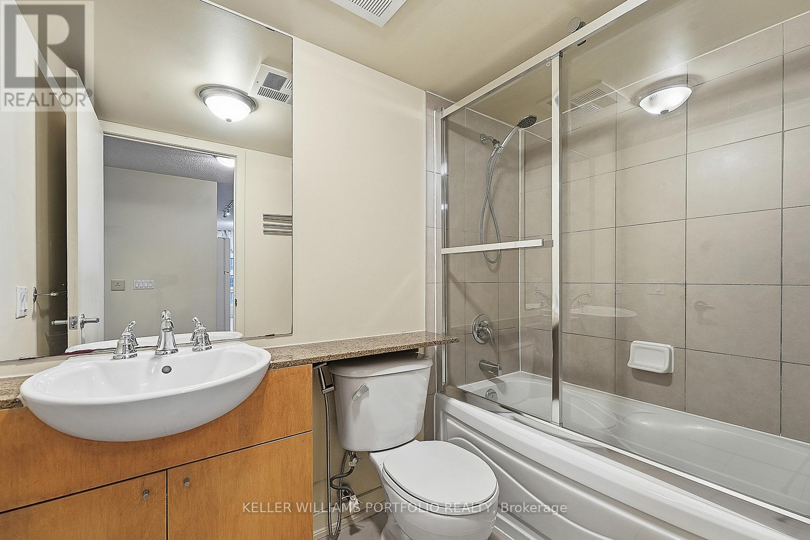 810 - 361 Front Street W, Toronto, Ontario  M5V 3R5 - Photo 11 - C12716734